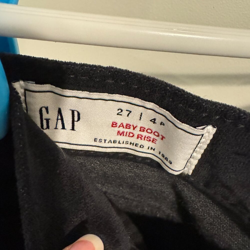 NWOT Ladies Gap Baby Boot Mid Rise Flare Velvet Pants - Picture 3 of 3